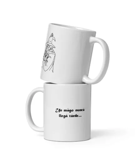 Taza Gandalf - "Un Mago Nunca Llega Tarde"