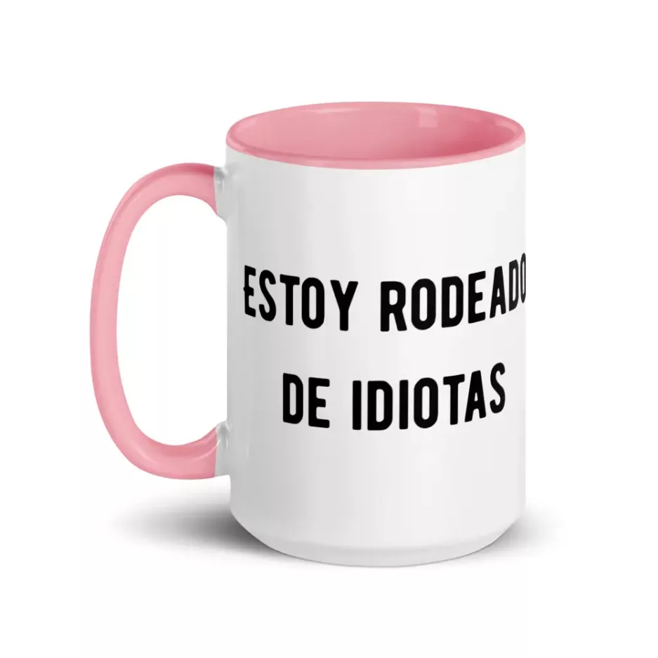 taza-estoy-rodeado-de-idiotas_color-interior_rosa_15oz_left taza-estoy-rodeado-de-idiotas_color-interior_rosa_15oz_left