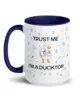 taza trust me im a ducktor color interior azul oscuro 15oz left | Supertazas